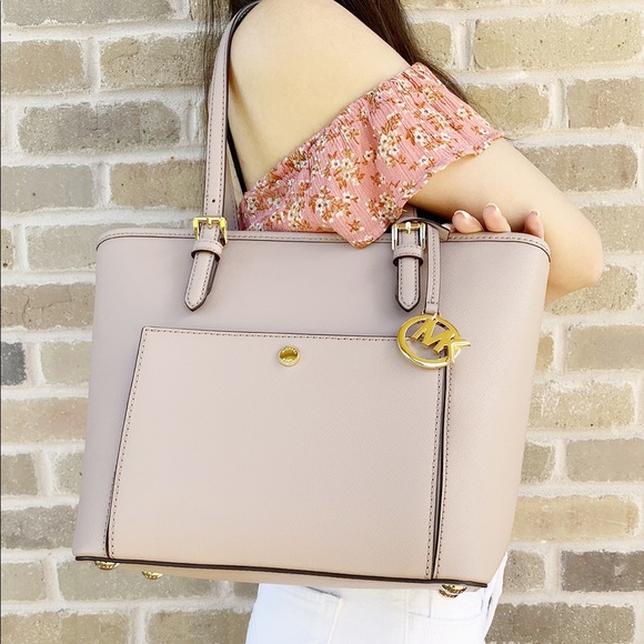 Gaby’sBags👜💕- Michael Kors Pocket Tote Fawn - Picture 4 of 8